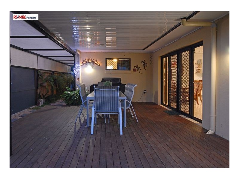 17 Prince Street, Urangan QLD 4655