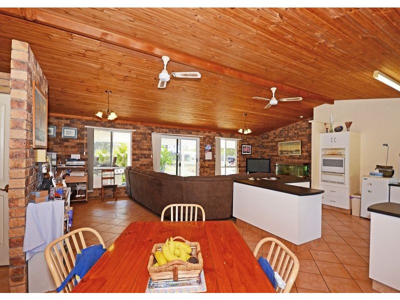 2 Sandrabarbara Drive, Booral QLD 4655