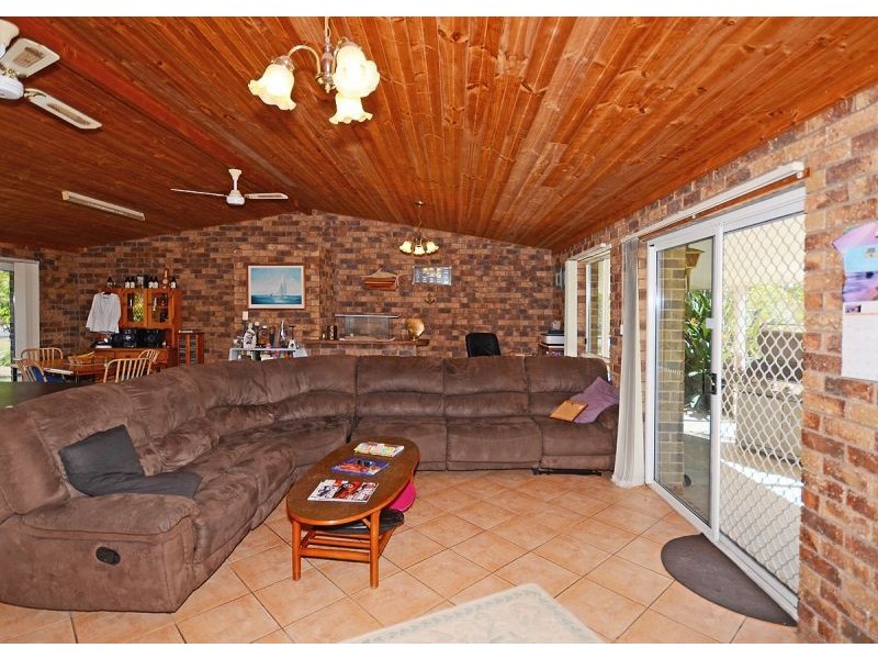 2 Sandrabarbara Drive, Booral QLD 4655