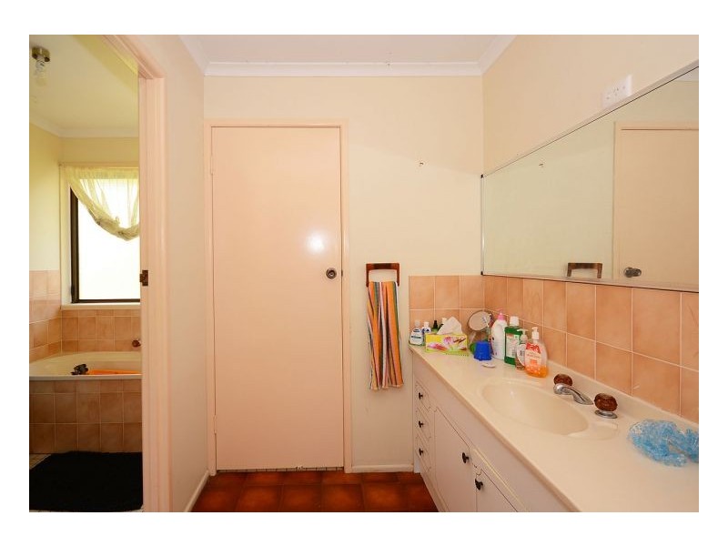 11 Shore Road East, Urangan QLD 4655