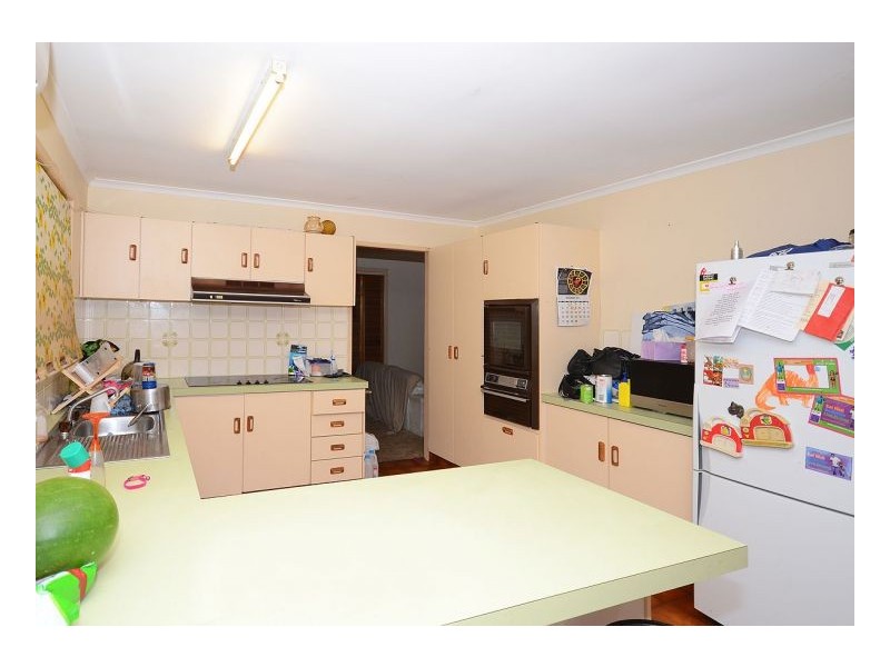 11 Shore Road East, Urangan QLD 4655