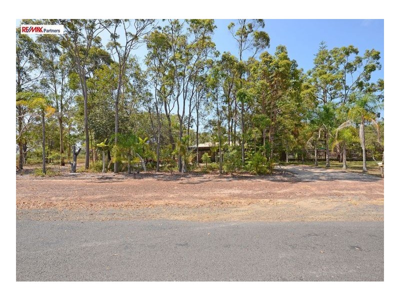 11 Shore Road East, Urangan QLD 4655