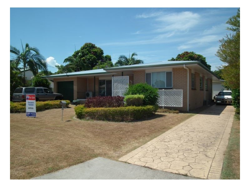 74 Dayman Street, Urangan QLD 4655