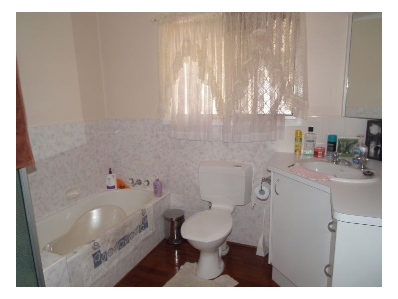 74 Dayman Street, Urangan QLD 4655