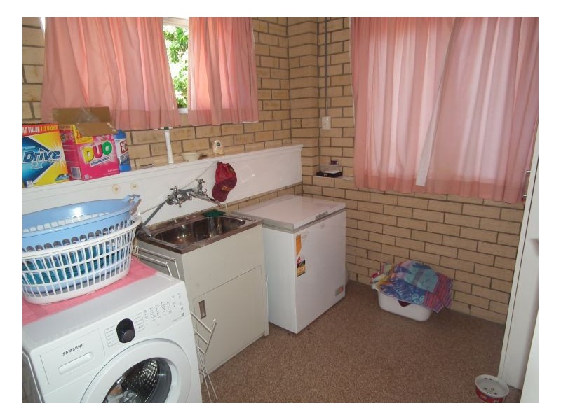 74 Dayman Street, Urangan QLD 4655