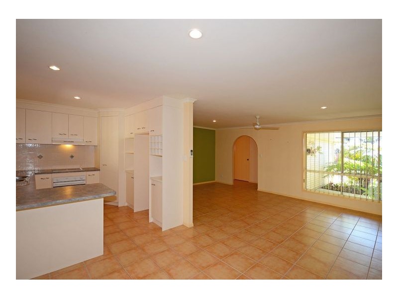 8 Delta Way, Point Vernon QLD 4655