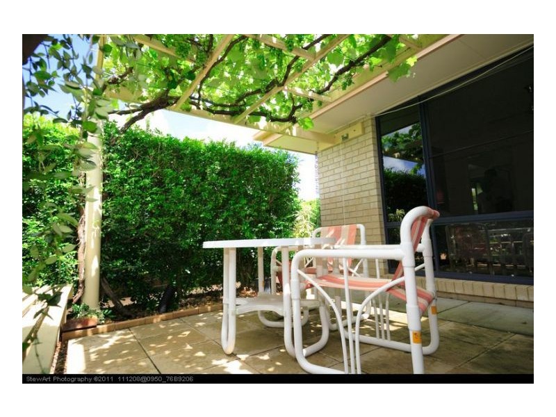 6 Florida Court, Urangan QLD 4655