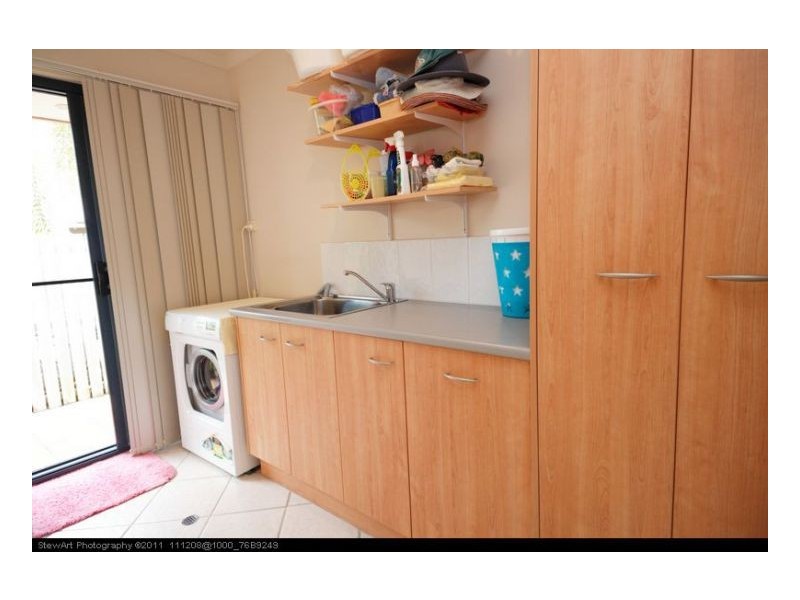 6 Florida Court, Urangan QLD 4655