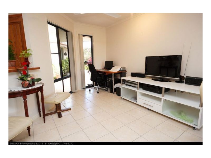 6 Florida Court, Urangan QLD 4655