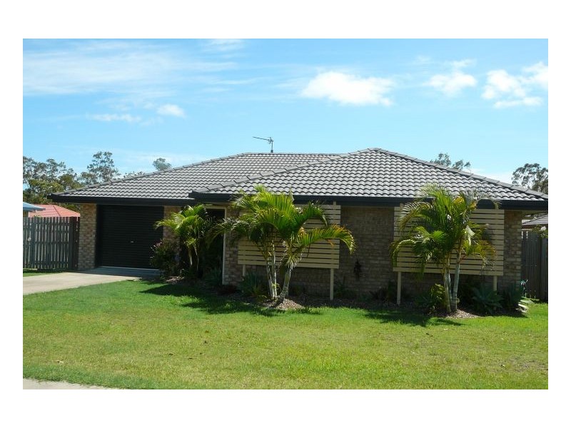 18 Moonstone Drive, Urangan QLD 4655
