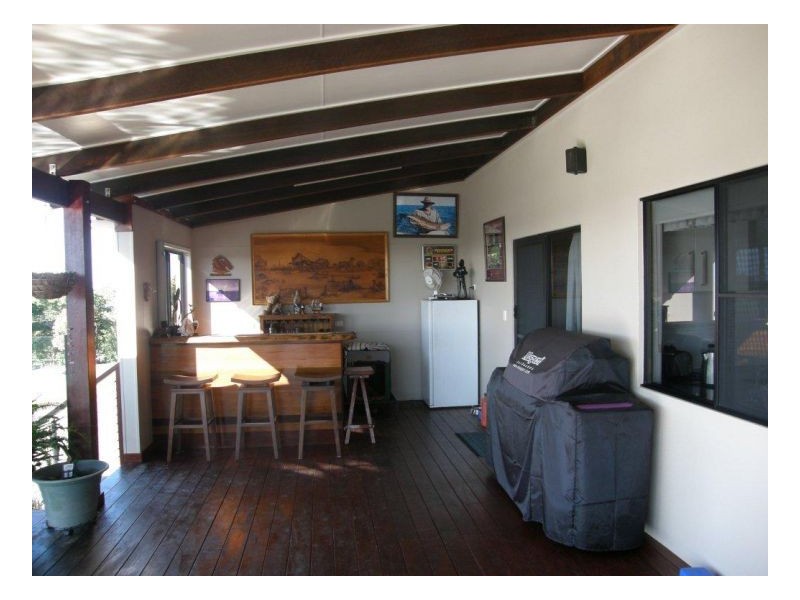 16 Swan Drive, Booral QLD 4655