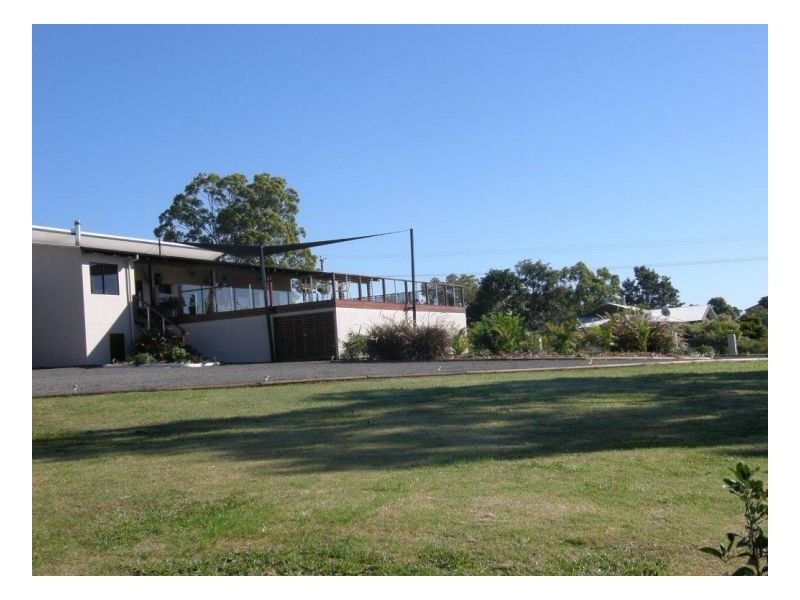 16 Swan Drive, Booral QLD 4655