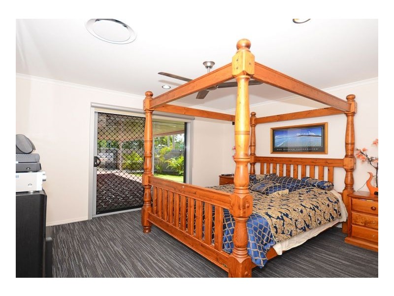 112 Emerald Park Way, Urangan QLD 4655