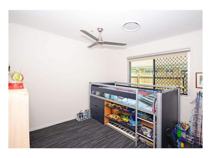 112 Emerald Park Way, Urangan QLD 4655