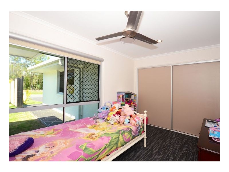 112 Emerald Park Way, Urangan QLD 4655