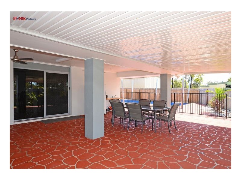 112 Emerald Park Way, Urangan QLD 4655