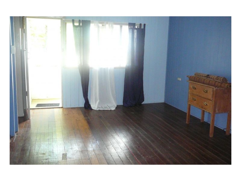 206 Long Street, Point Vernon QLD 4655