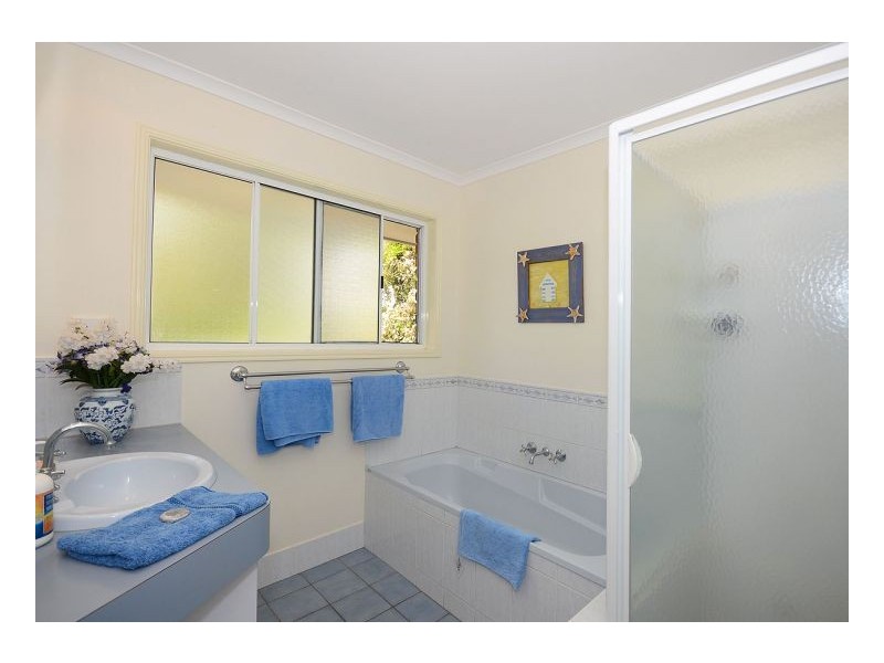 27 Garden Drive, Urangan QLD 4655