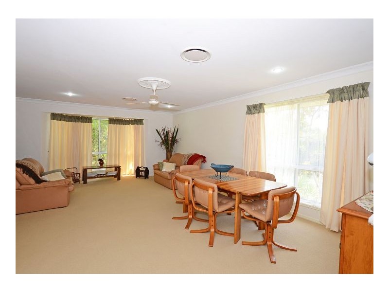27 Garden Drive, Urangan QLD 4655