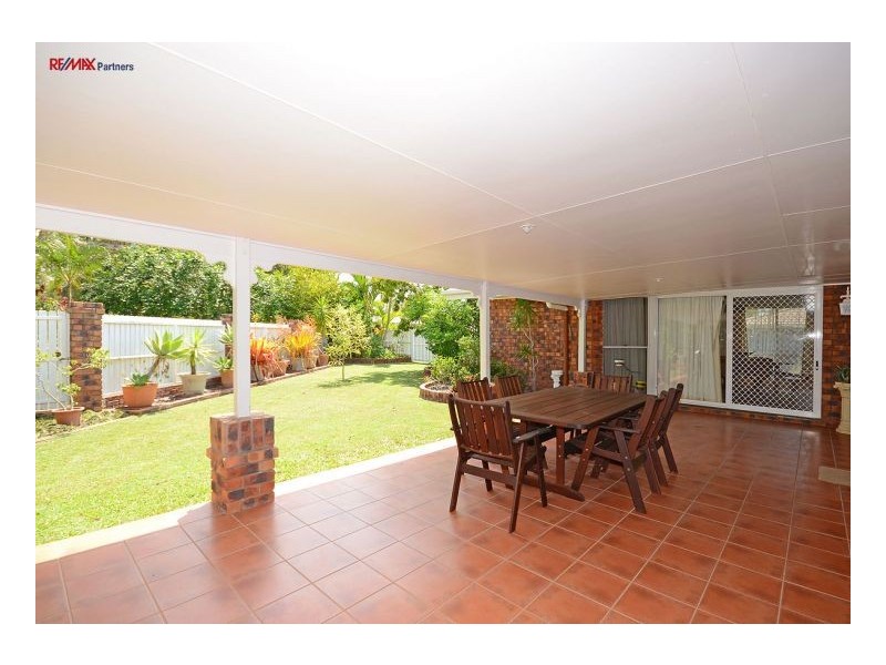 27 Garden Drive, Urangan QLD 4655