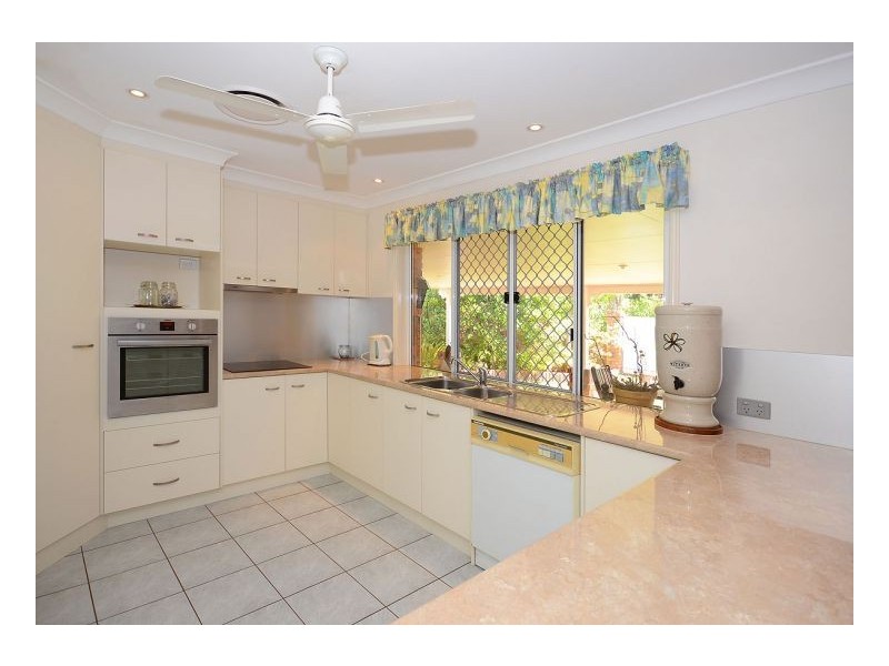 27 Garden Drive, Urangan QLD 4655