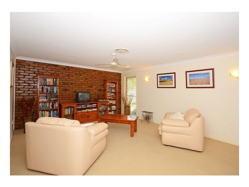 27 Garden Drive, Urangan QLD 4655