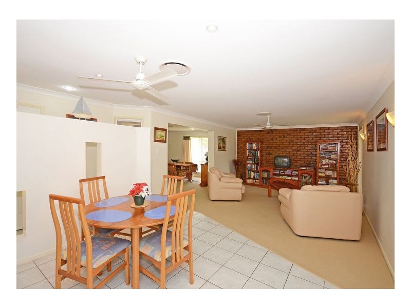 27 Garden Drive, Urangan QLD 4655