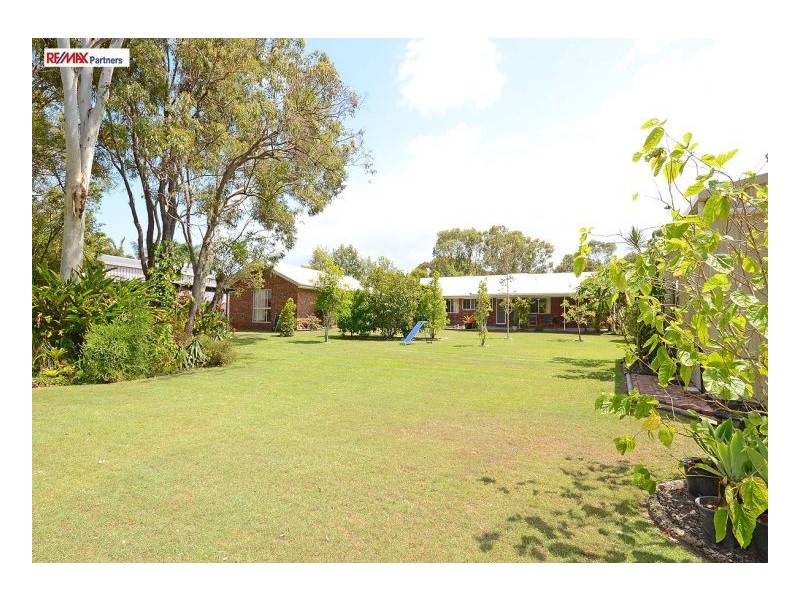 27 Garden Drive, Urangan QLD 4655