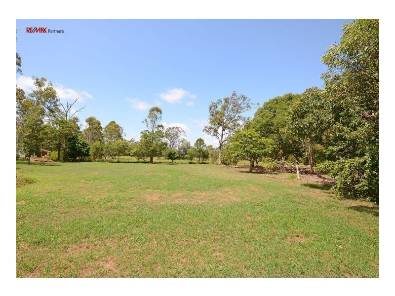 18 Francis Avenue, Booral QLD 4655
