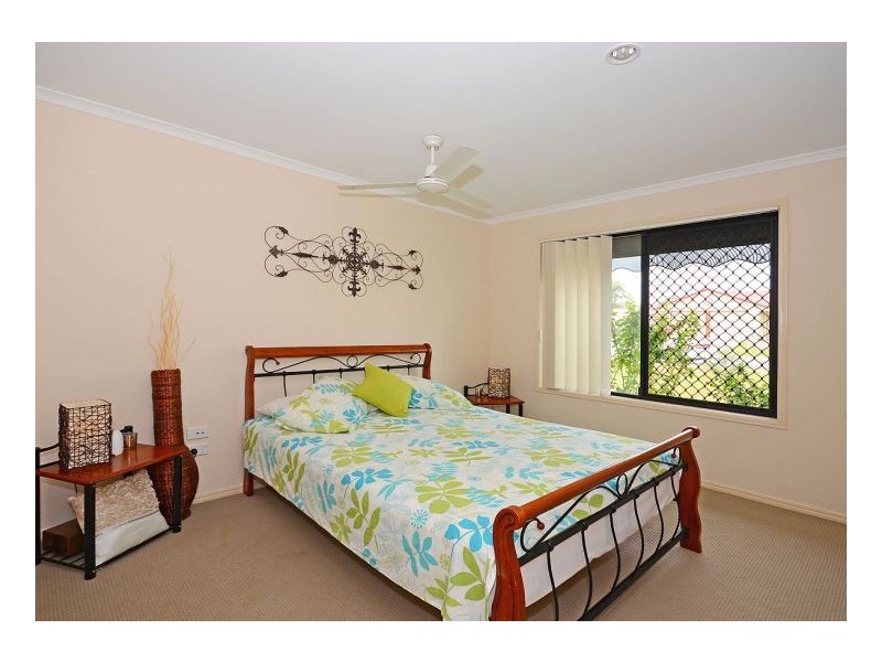 4 Moonstone Drive, Urangan QLD 4655