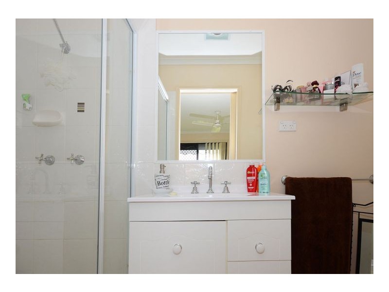 4 Moonstone Drive, Urangan QLD 4655