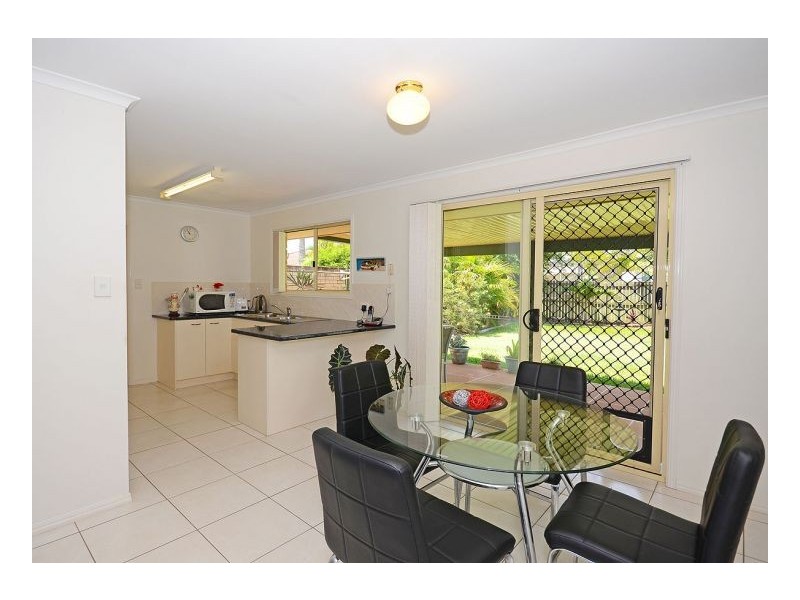 2/1 Alana Court, Torquay QLD 4655
