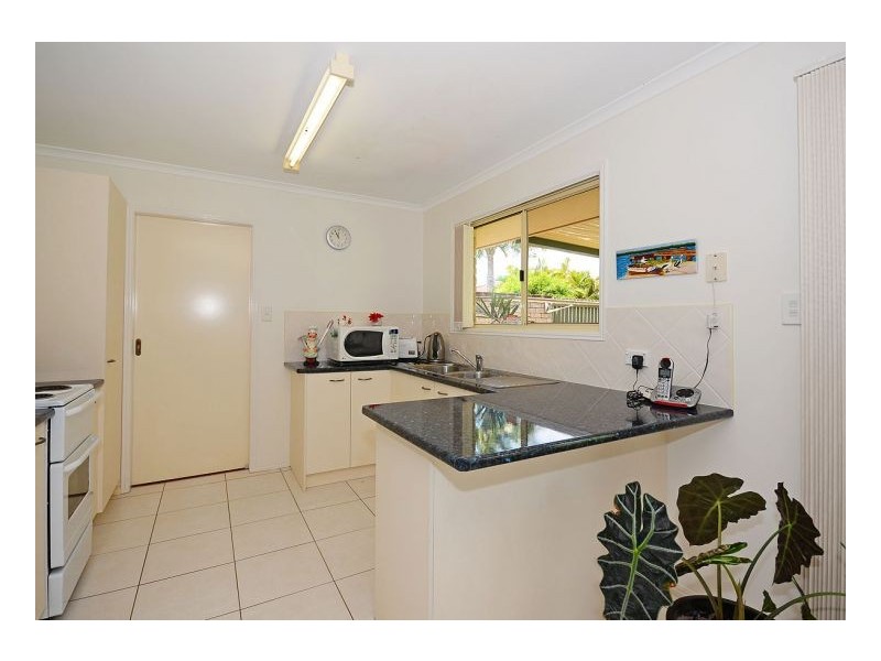 2/1 Alana Court, Torquay QLD 4655