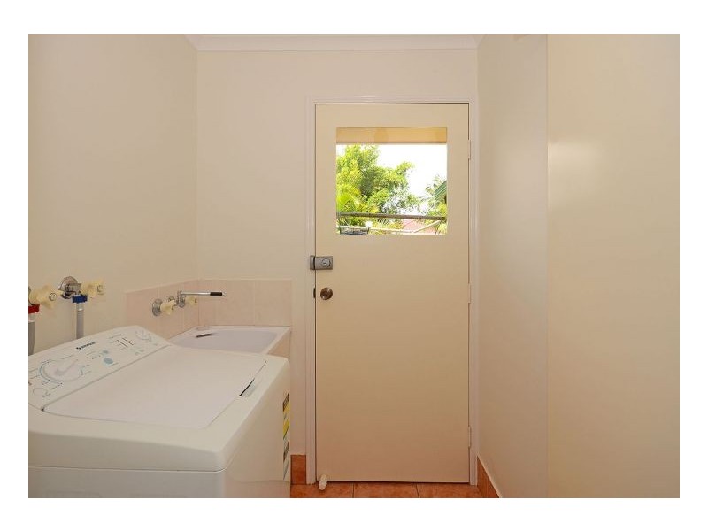 2/1 Alana Court, Torquay QLD 4655