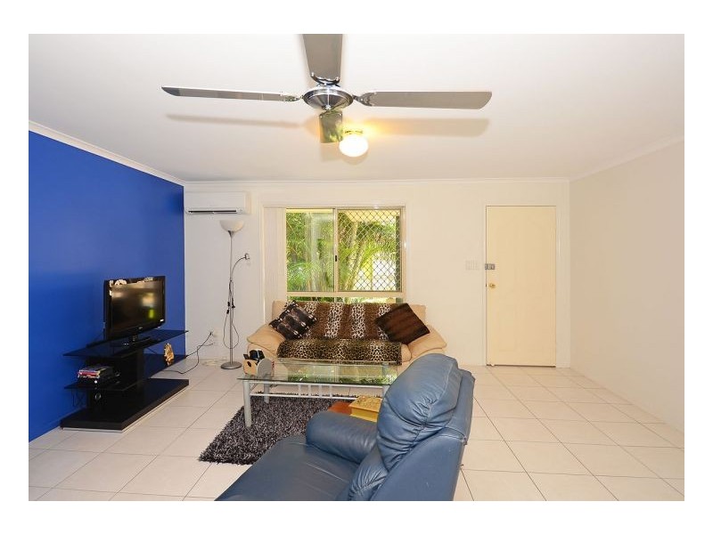 2/1 Alana Court, Torquay QLD 4655