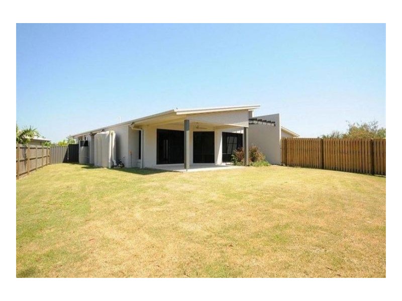 1/36 Seaway Parade, Toogoom QLD 4655