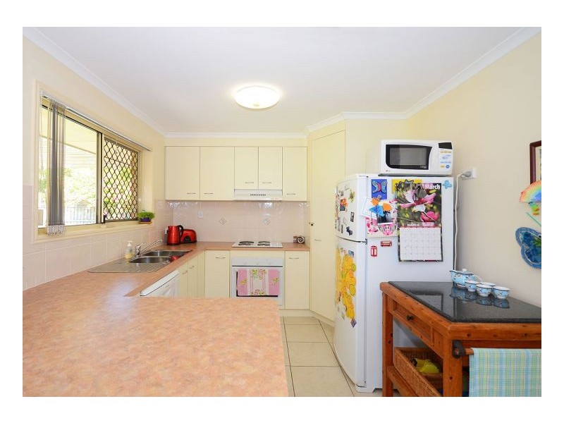 15 Mainsail Court, Point Vernon QLD 4655