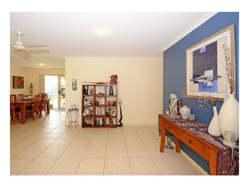 15 Mainsail Court, Point Vernon QLD 4655