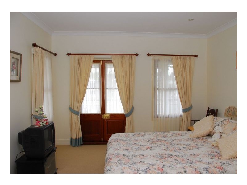 4 Kelly Street, Point Vernon QLD 4655