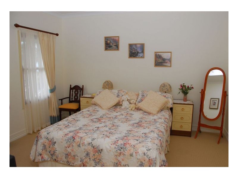 4 Kelly Street, Point Vernon QLD 4655