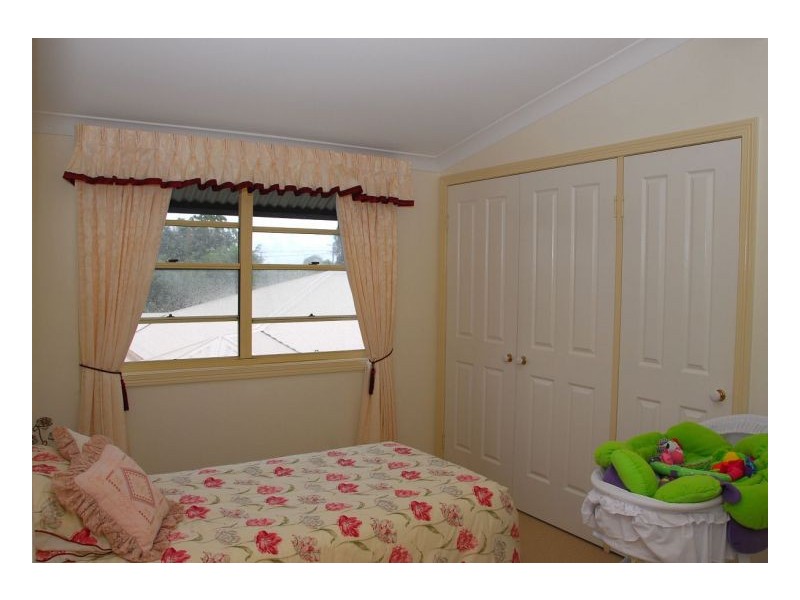 4 Kelly Street, Point Vernon QLD 4655