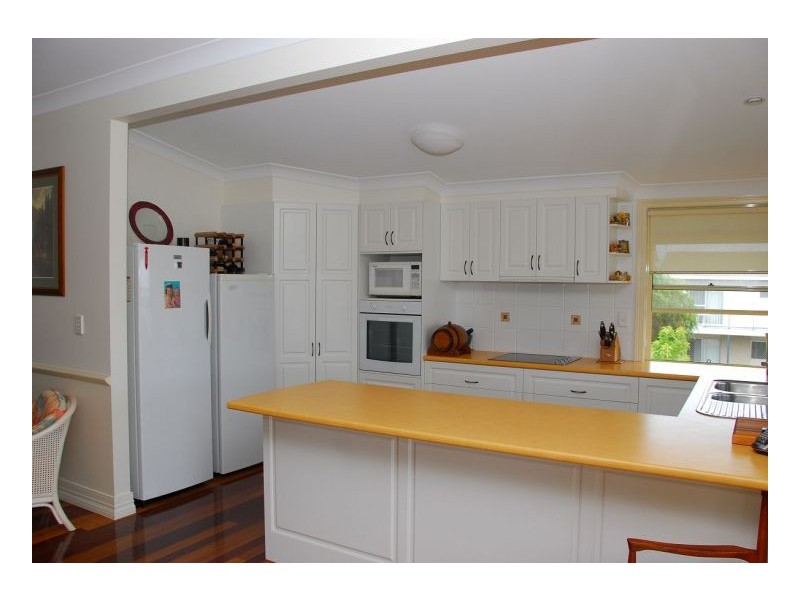 4 Kelly Street, Point Vernon QLD 4655