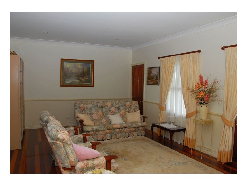 4 Kelly Street, Point Vernon QLD 4655