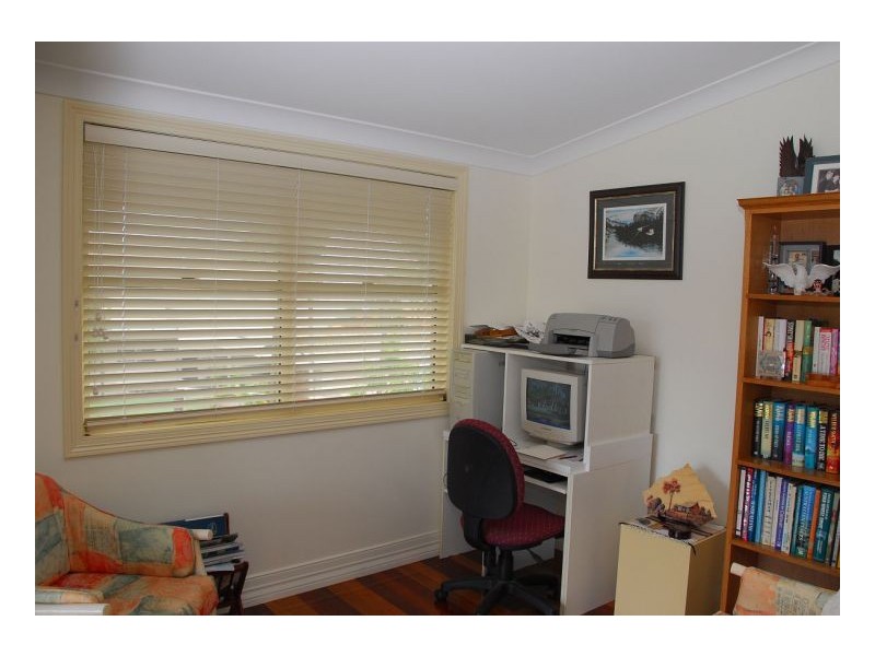 4 Kelly Street, Point Vernon QLD 4655