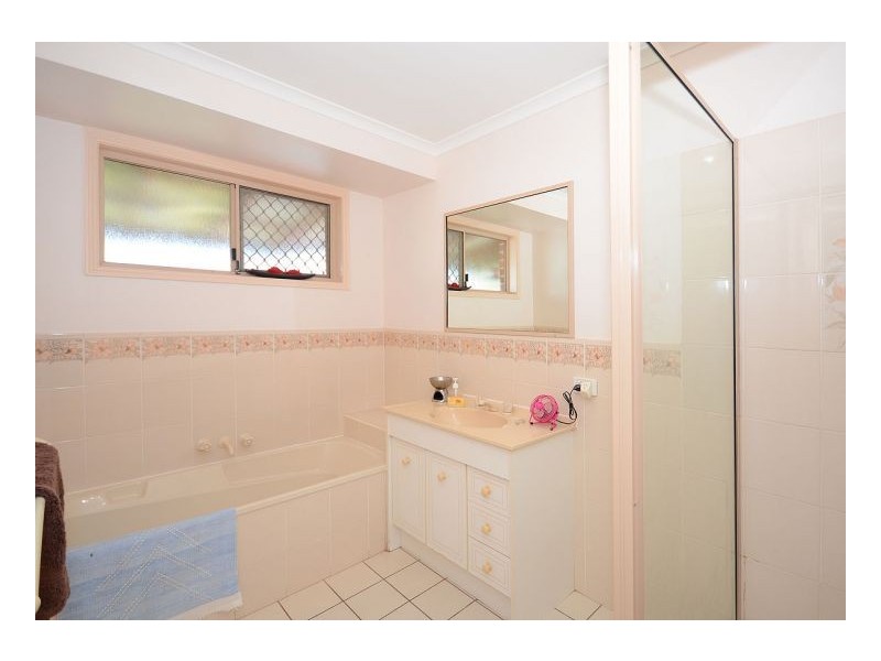 24 Masters Court, Urraween QLD 4655