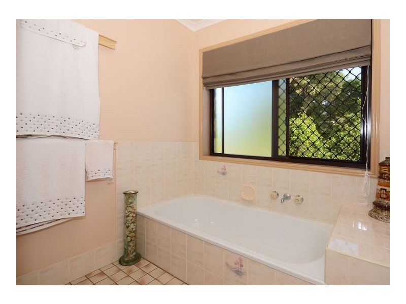 7 Seaview Drive, Booral QLD 4655