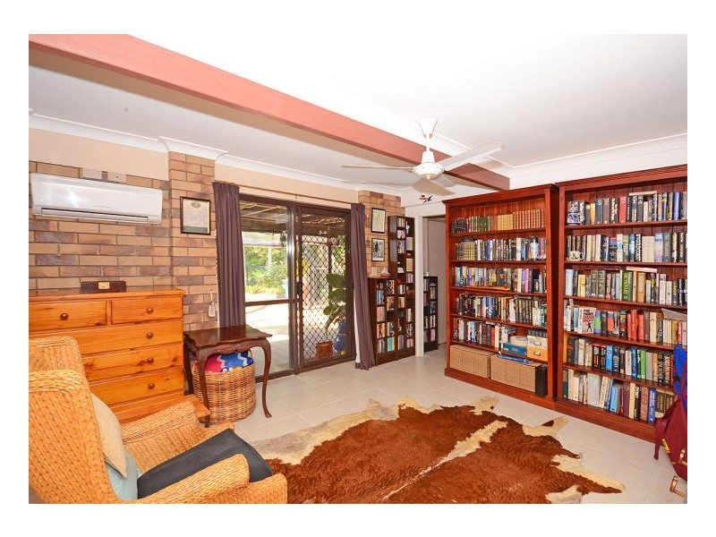 7 Seaview Drive, Booral QLD 4655