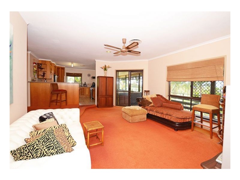 7 Seaview Drive, Booral QLD 4655