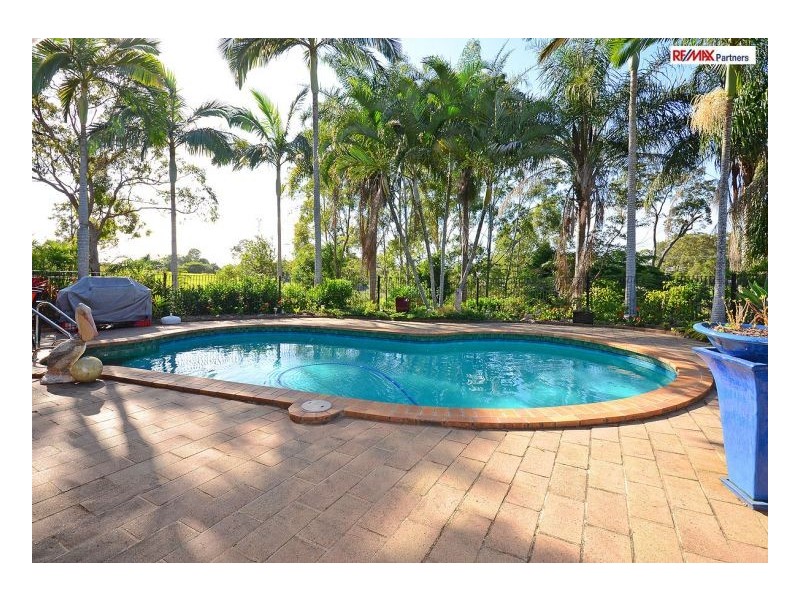 7 Seaview Drive, Booral QLD 4655