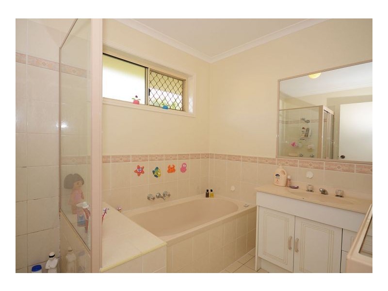 95 North Street, Point Vernon QLD 4655